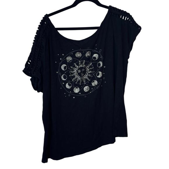 Torrid Black Moon & Sun Slub Jersey Cutout Off Shoulder Tee Size 3 Celestial - Picture 1 of 10